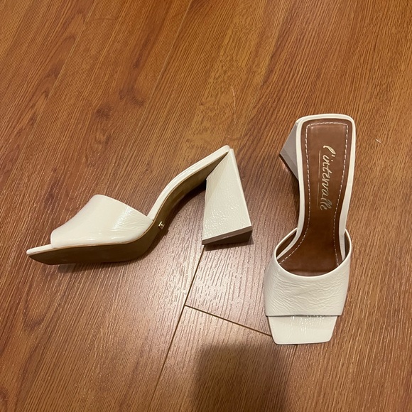 L’intervalle cream heels - Picture 2 of 5